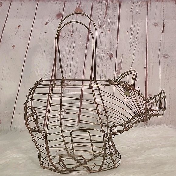 Vintage Rustic Metal Wire Farmouse Pig Piggie Egg Basket With Handles Gold Tone - Picture 15 of 15